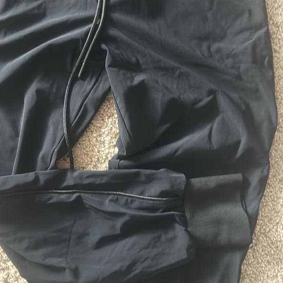 Black Carbon38 lightweight high waist joggers - Picture 4 of 6